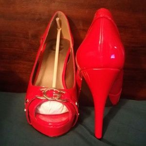Guess Red Pumps